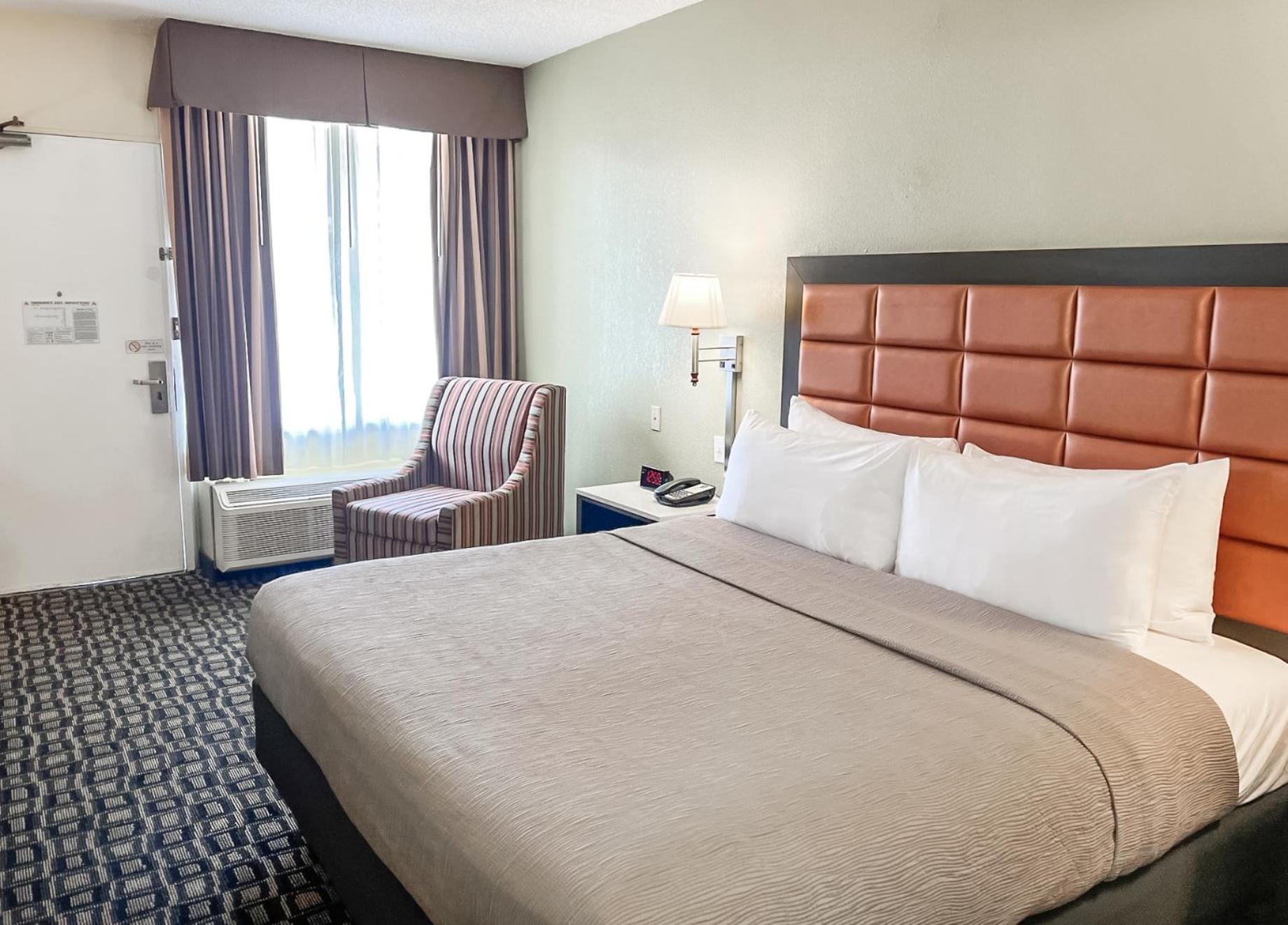 Quality Inn Airport - Cruise Port Tampa Exterior photo